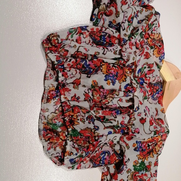 UK2LA Cropped Floral Off Shoulder Ruffle Top NWOT - Picture 5 of 5